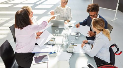 Gestão da Diversidade e Inclusão na Liderança de Equipes da Saúde